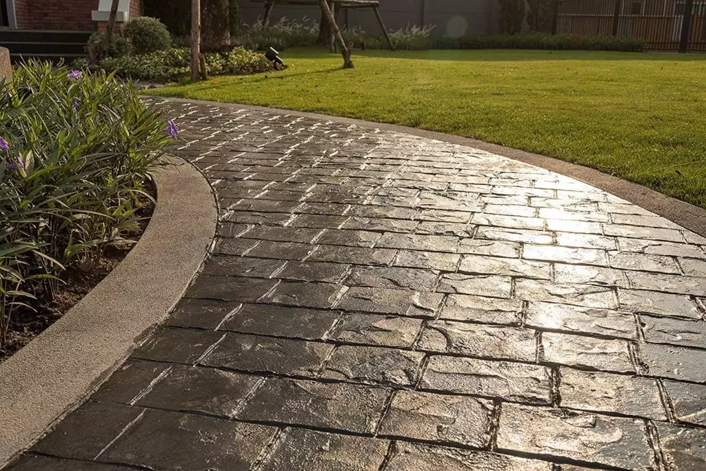 “RESINSTONE” Resina Metacrílica para Pisos Estampados – Monocomponente, Resistente al Agua y al Polvo - Imagen 4